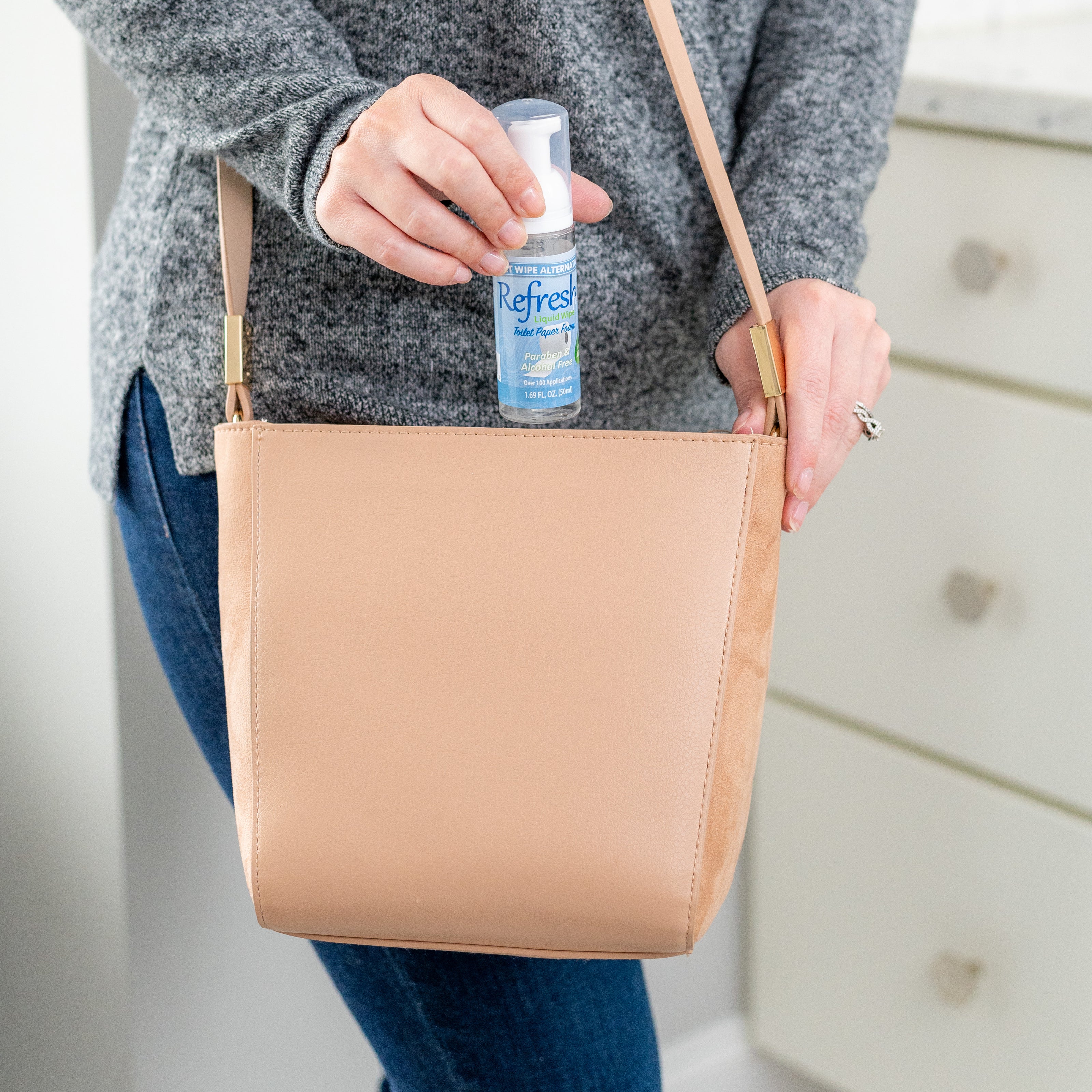 refresh liquid wipe travel